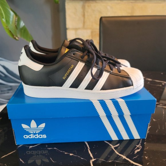 adidas Originals Shoes - Black and White Adidas Superstar Originals Size 9.5